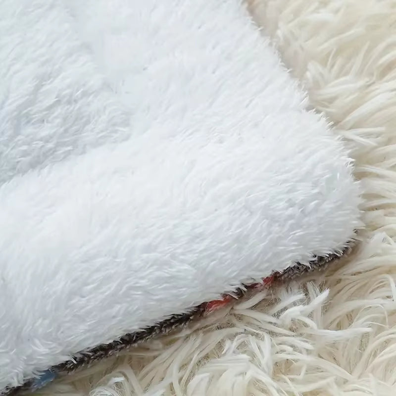 Dog Sleeping Mat Pet Bed Cat Bed Soft Hair Thickened Blanket Pad Fleece Home Washable Warm Bear Pattern Blanket Pet Supplies